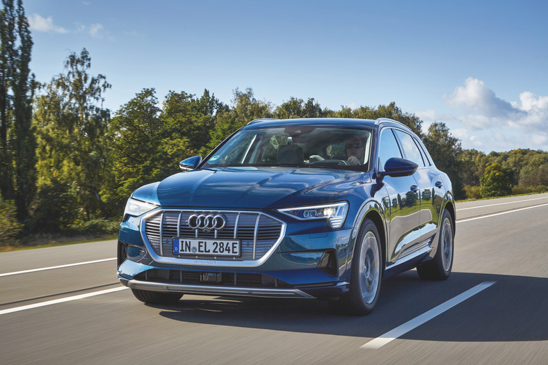 Porównanie elektrycznych SUVów – Audi e-tron kontra Mercedes EQC