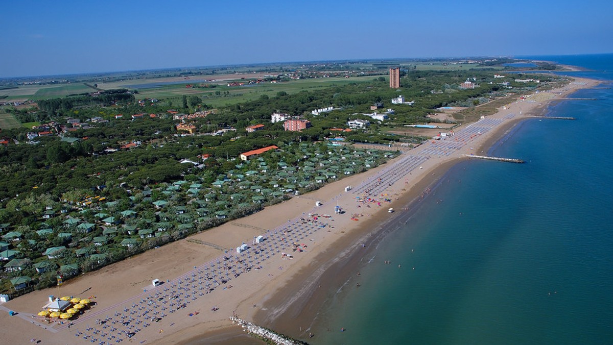 Koronawirus na świecie. We Włoszech będzie można rezerwować miejsca na plażach?