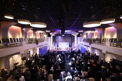 Morawiecki na konferencji prawicowych polityków w Brukseli. Policja przerwała obrady