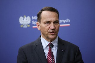 Sikorski o wojnie hybrydowej: Jeśli zostanie ranny Polak, to podejmiemy działania, które Rosja zauważy