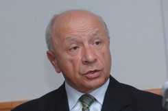 Kto broni prof. Chazana? Ginekologa już wcześniej wyrzucano z hukiem. SYLWETKA