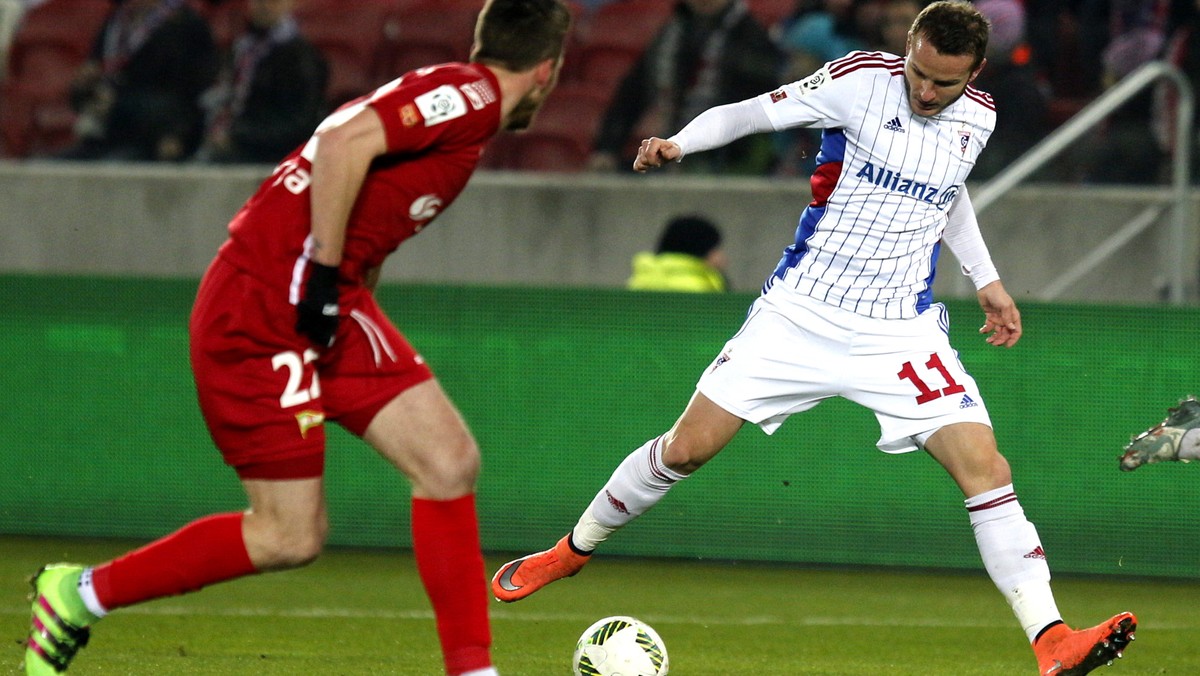 Grając w osłabieniu jednego zawodnika i strzelając gola z niczego Górnik Zabrze zremisował w niedzielę z Lechią Gdańsk 1:1 (0:0) w 27. kolejce Ekstraklasy. To pierwsze trafienie zabrzan na swoim obiekcie od 1 grudnia. Był to także jedyny celny strzał gospodarzy w tym meczu.