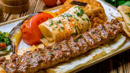 Kebab - charakterystyka, kalorie, rodzaje, wskazówki kucharzy, wersja fit