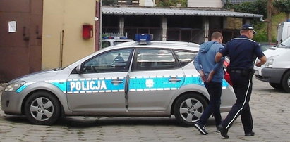 Kurier sam na siebie napadł i wezwał policję