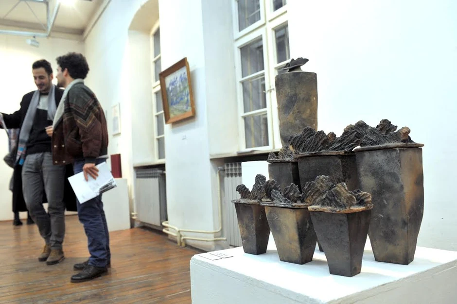 Keramički sudovi sa poklopcima Ane Lazić