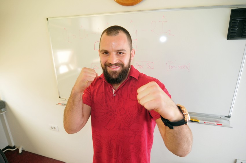 Luka Strezoski, doktor nauka elektrotehnike i profesionalni mma borac