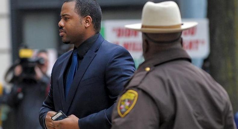 Baltimore on edge after mistrial in policeman's manslaughter case