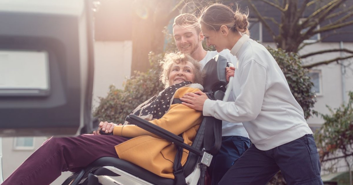 200 zamiast 220 godzin wsparcia. Zmiany w finansowaniu asystencji osobistej