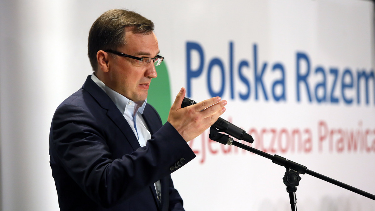 Lider Solidarnej Polski Zbigniew Ziobro zaapelował do ministra sprawiedliwości Cezarego Grabarczyka, by ten złożył wyjaśnienia ws. uzyskania pozwolenia na broń. Dodał, że jeśli minister tego nie zrobi, powinien zareagować prezydent Bronisław Komorowski.