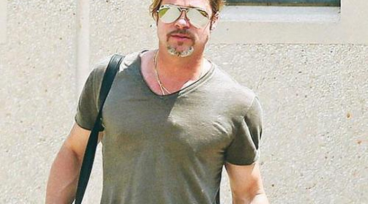 Brad Pitt tankot tanul vezetni