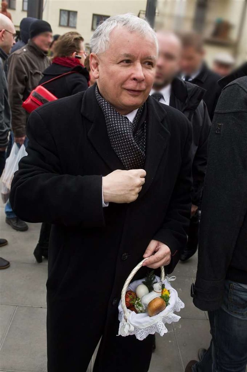 Kaczyński ze święconką. Zobacz, co miał w koszyczku...