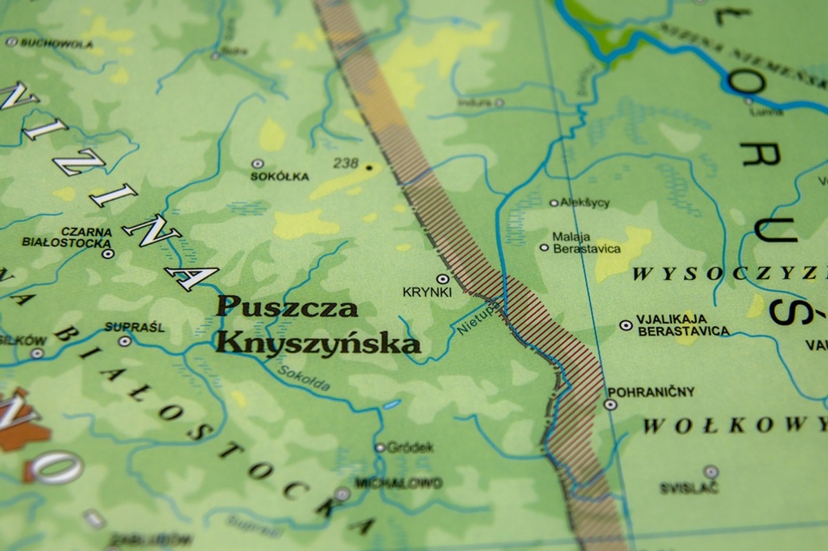 Ruch na przejściu granicznym w Kuźnicy zawieszony od wtorku. "Lekka sankcja wobec Białorusi"