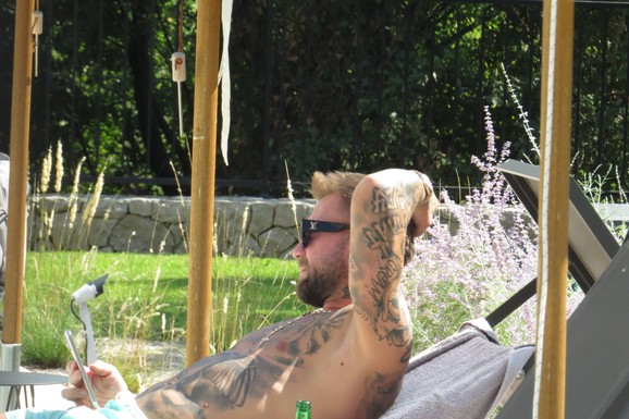 VELIKI OŽILJAK PREKO ČELA Stanislav Krofak pokazao kako sad izgleda: Evo šta se dogodilo nekadašnjem rijaliti učesniku (FOTO)