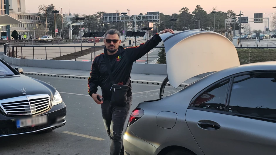 Bora Santana na aerodromu