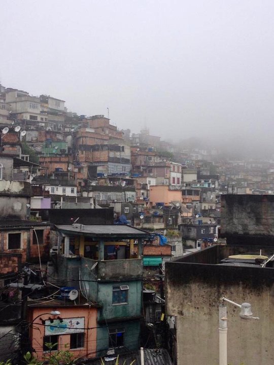 Gigantyczna favela (dzielnica nędzy) koło najlepszej luksusowej dzielnicy Leblon w Rio. Mieszka w niej ponad 300 tyś ludzi.