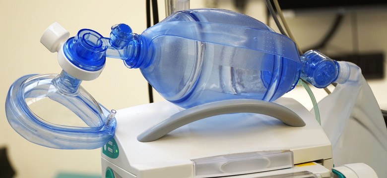 Komornik zajął 418 respiratorów na rzecz roszczeń resortu zdrowia wobec firmy handlarza bronią