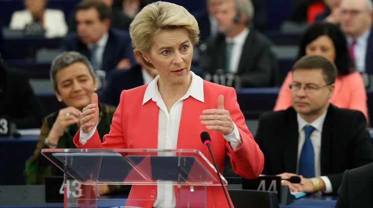 Ursula von der Leyen, az Európai Bizottság bizottság megválasztott elnöke az Európai Parlament strasbourgi üléstermében / Fotó: MTI/AP