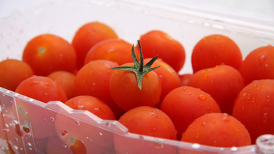Jak przechowywać pomidory w lodówce, żeby nie straciły smaku? Wypróbuj ten sposób