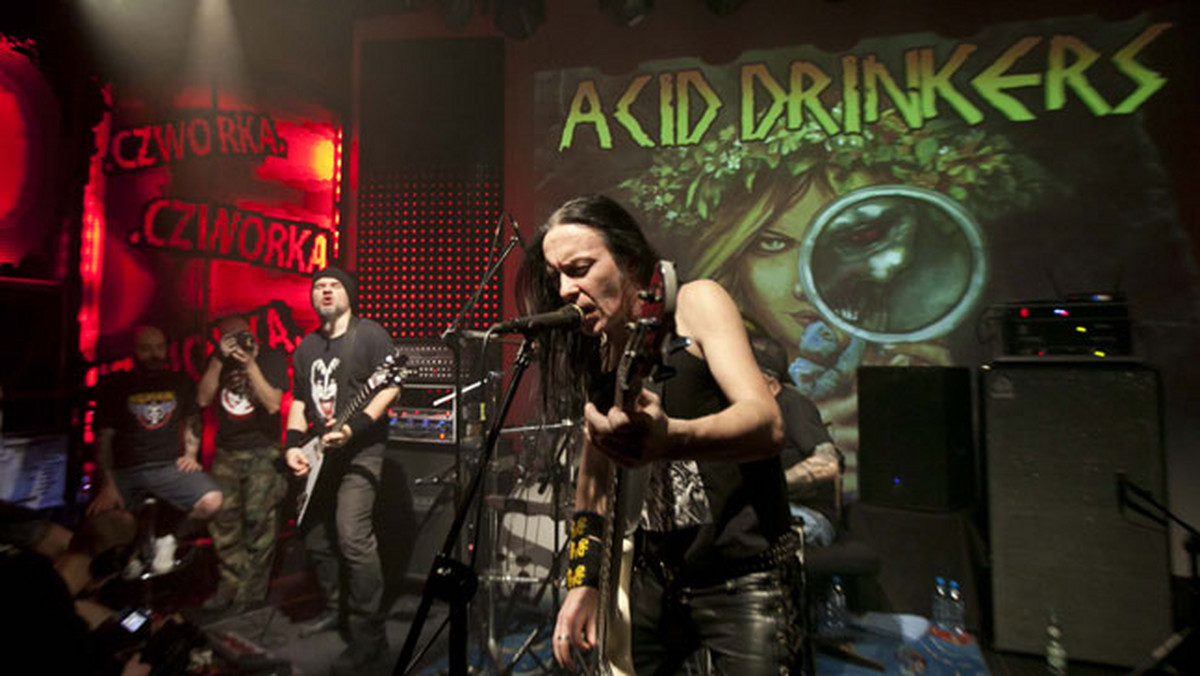 13 kwietnia o 18.00 w Ministerstwie Dźwięku zaprezentowany zostanie koncert Acid Drinkers. Jego transmisja odbędzie się również w Onecie.