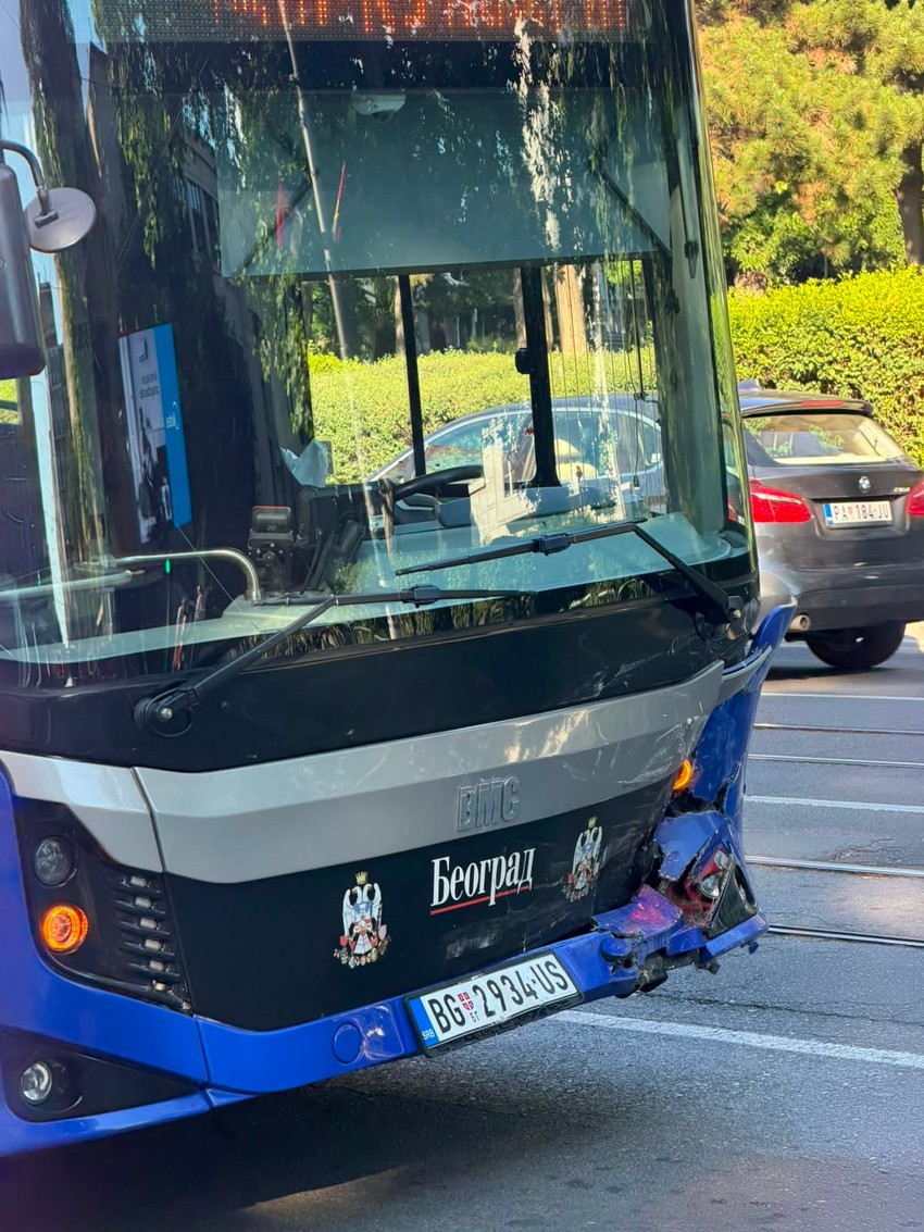 Saobraćajna nesreća kod Pravnog fakulteta