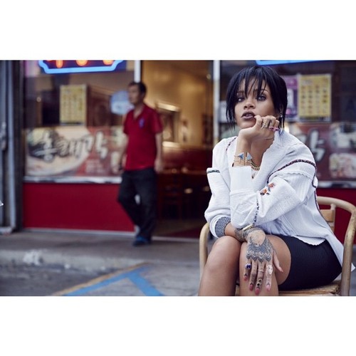 Rihanna na zdjęciach z sesji dla 'W Magazine'