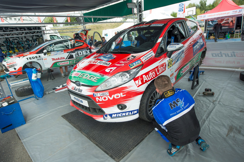 Castrol EDGE Fiesta Trophy na półmetku