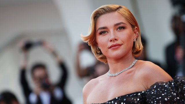 Florence Pugh-t továbbra sem érdekli a férfiak véleménye: átlátszó ruhában villantott a színésznő