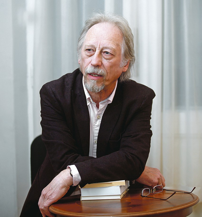 Još ima kvalitetnih, izdanja, ali se bojim da će prevagu uzeti ova estradna strana - Vladislav Bajac