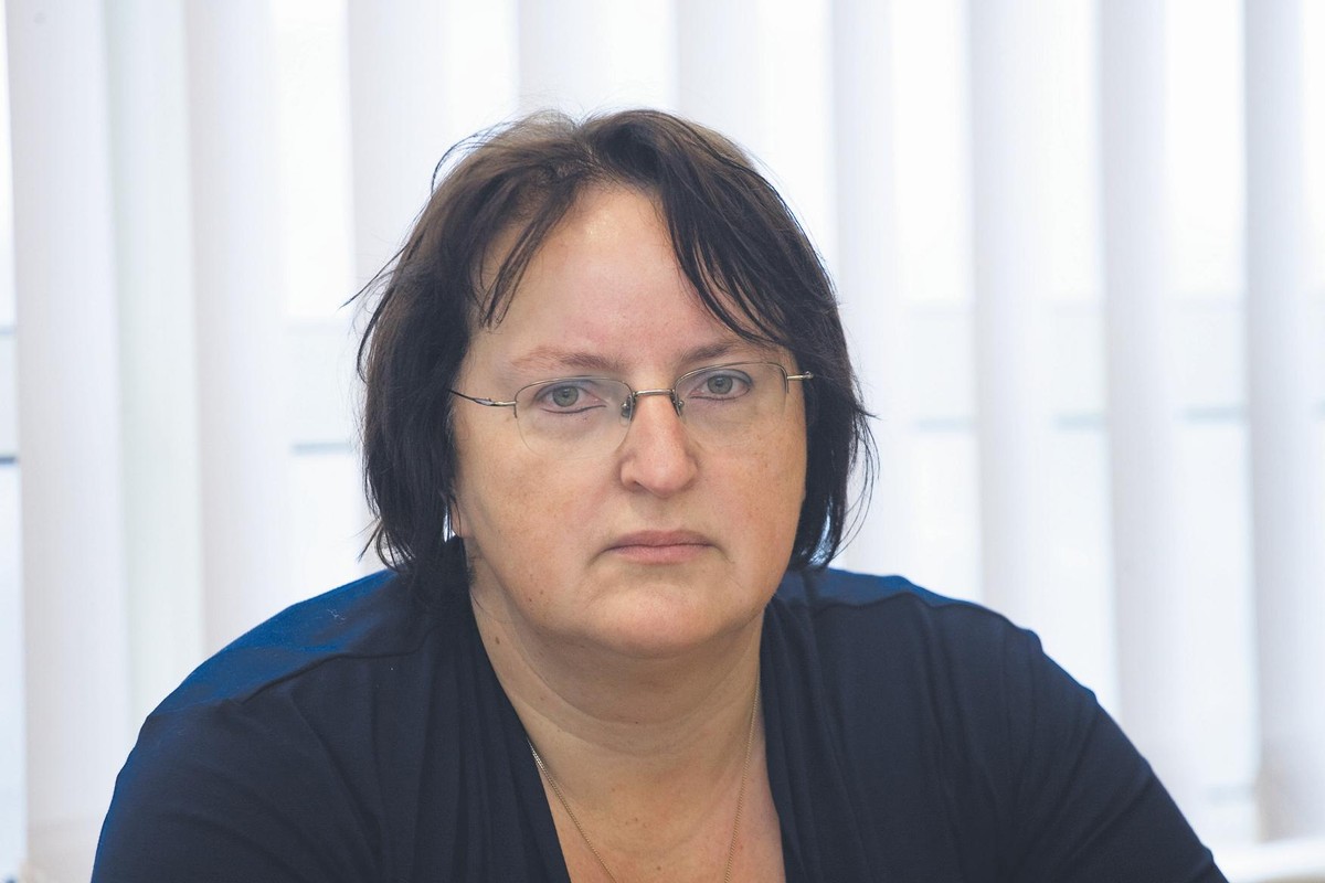 Prof. UW dr hab. Jolanta Itrich-Drabarek, autorka wydawnictw i komentarzy poświęconych służbie cywilnej