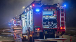 pożar lokali usługowych na ul. bakalarskiej w warszawie. akcja gaśnicz