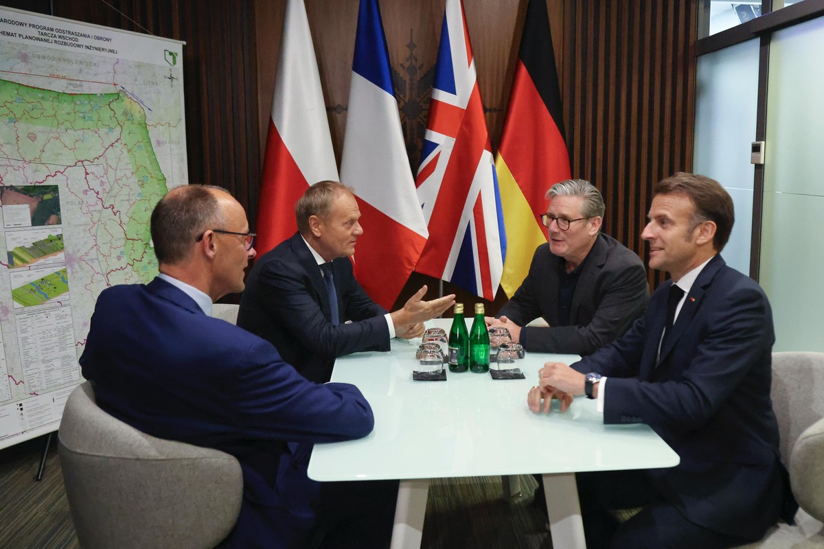 Friedrich Merz, Donald Tusk, Keir Starmer i Emmanuel Macron