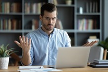 Trzeba płacić podatek od takiego garażu? Urzędy zaczęły wysyłać pisma, a właściciele łapią się za głowę