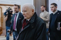 Moment, w który w PiS coś pękło. "Kaczyński ma przekonanie, iż Morawiecki chce go zdradzić"