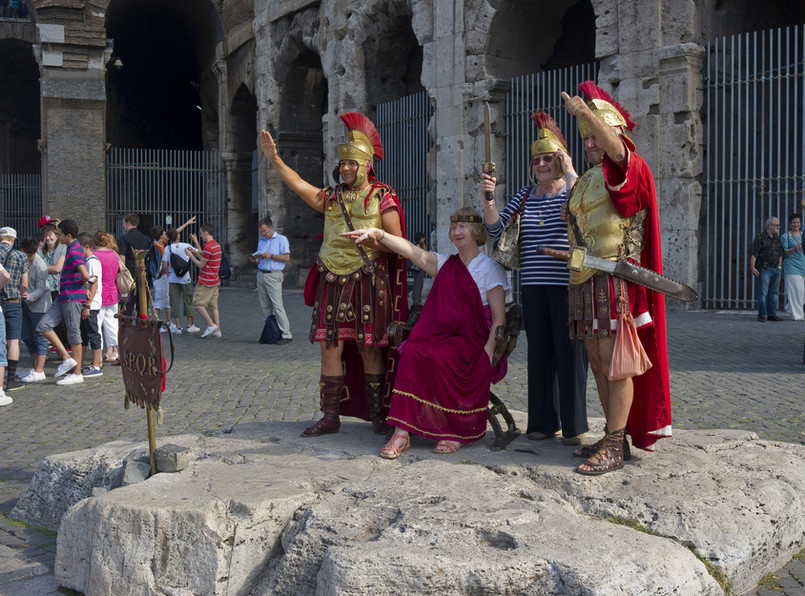 Legioniści przed Koloseum