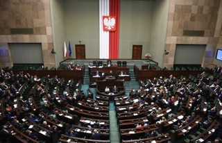 Sejm wprowadził podatek bankowy. Zwiększono stawkę - do 0,44 proc. rocznie