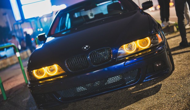 Far na kolima - ilustracija