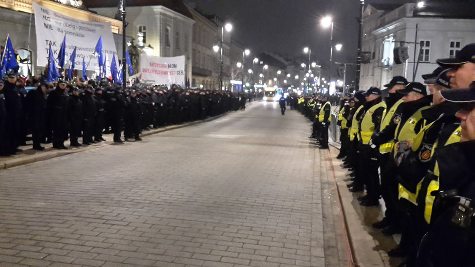 Obchody miesięcznicy smoleńskiej w Warszawie