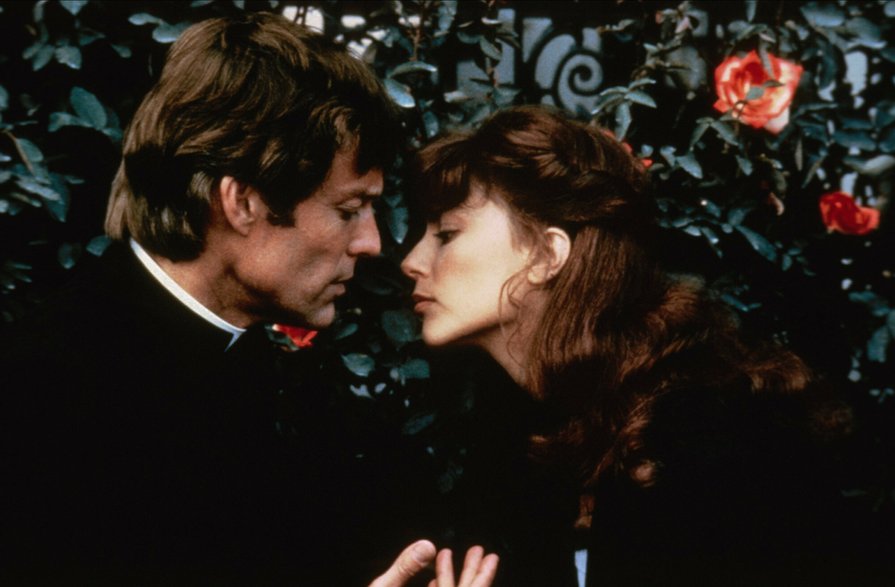 Rachel Ward i Richard Chamberlain na planie "Ptaków ciernistych krzewów"