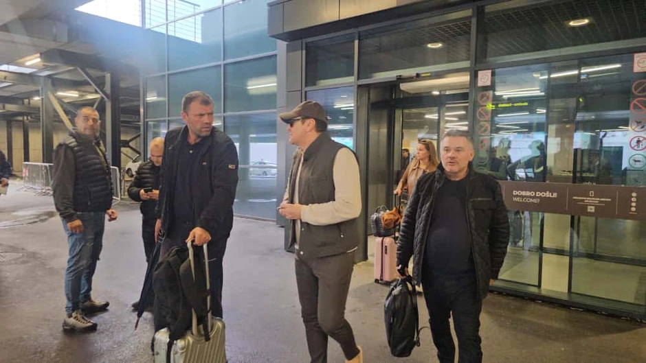 Aco Pejović na aerodromu