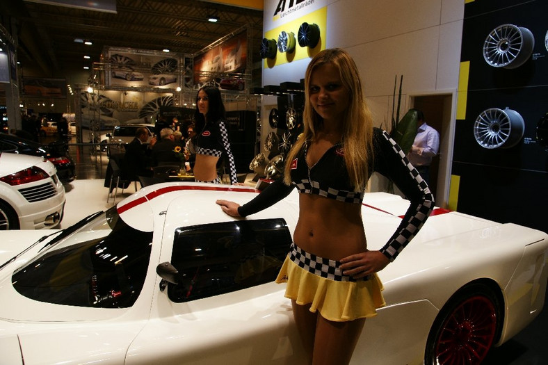 Essen Motor Show 2009: gorące dziewczyny i szybkie maszyny