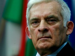 Kondolencje Buzka: Tworzyli zręby pomyślnej przyszłości