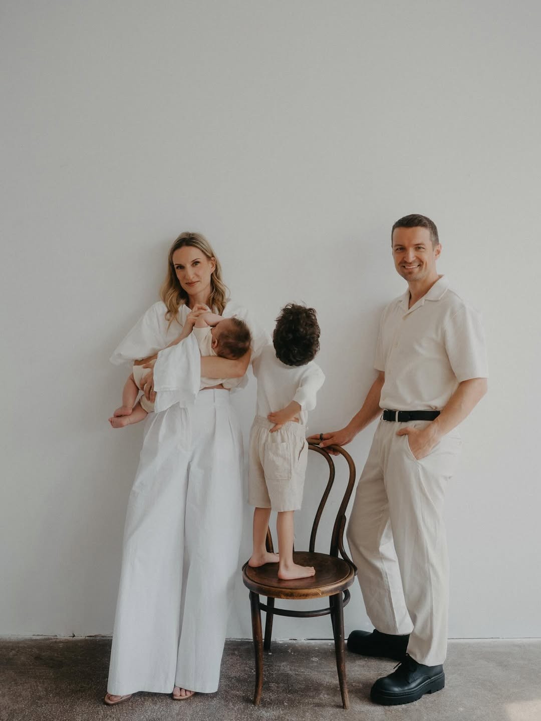 Adela a Viktor Vinczeovci s Maxíkom a Lujzou. 