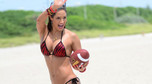 Jennifer Nicole Lee gra w football /fot. East News