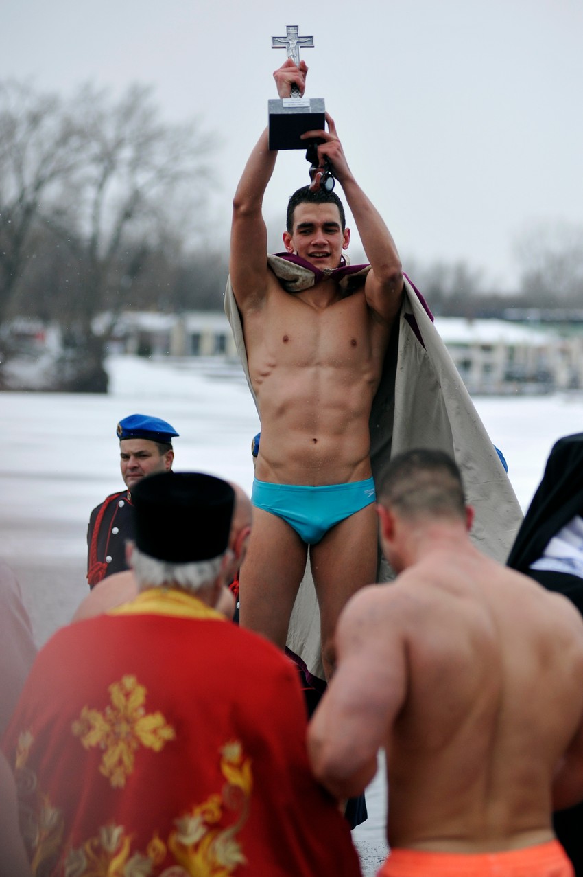 Aleksa Dragaš 2017. pobedio u plivanju za Časni krst