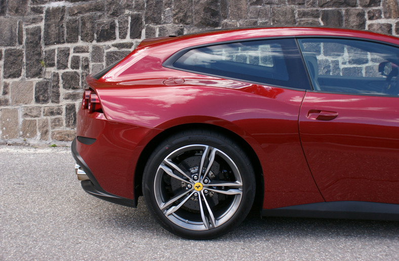 Ferrari GTC4 Lusso