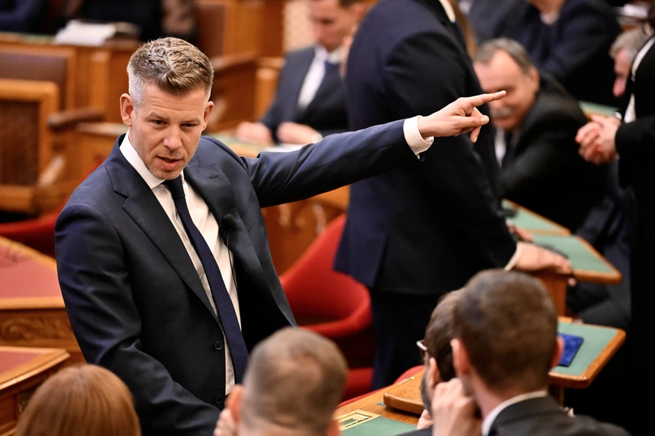 Novoizabrani premijer Mađarske Peter Mađar govori tokom inauguracione sednice mađarskog parlamenta u Budimpešti
