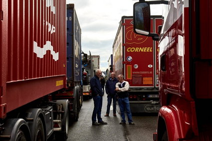 Unia Europejska uderza w polskie firmy transportowe. "Wymagania graniczą z absurdem"