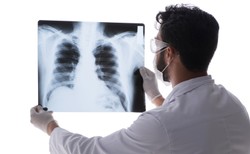 Każdy dzień jak wspinaczka na ośmiotysięcznik. Groźna choroba niszczy płuca