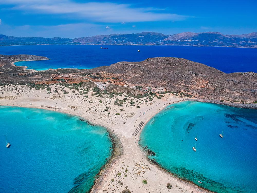 Pláž Simos patrí medzi najkrajšie v Európe.