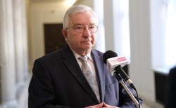 Poseł PiS: Gdy kryzys zagląda w oczy, UE proponuje rozstrzygnięcia pachnące PRL-em